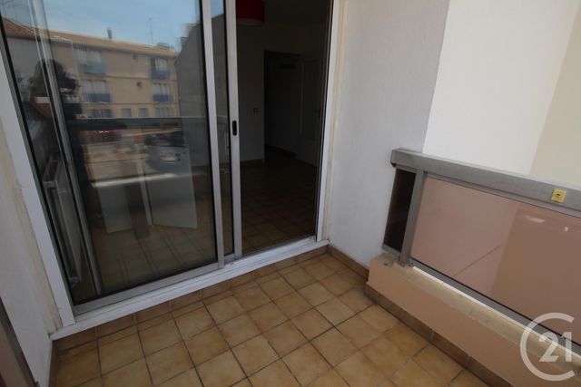 Afficher la photo en grand Studio à louer - 1 pièce - 22.77 m2 - NIMES - 30 - LANGUEDOC-ROUSSILLON - Century 21 Dhuoda