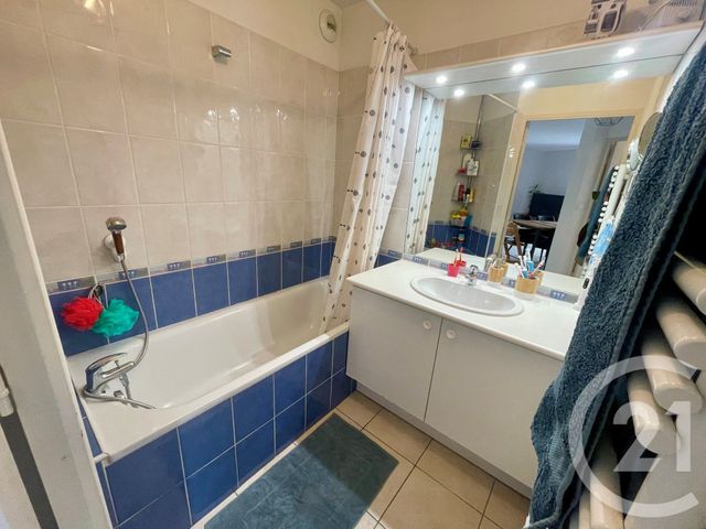 Appartement F3 à vendre - 3 pièces - 68.11 m2 - NIMES - 30 - LANGUEDOC-ROUSSILLON - Century 21 Dhuoda