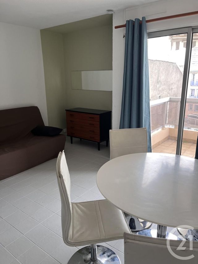 Studio à louer - 1 pièce - 22.59 m2 - NIMES - 30 - LANGUEDOC-ROUSSILLON - Century 21 Dhuoda