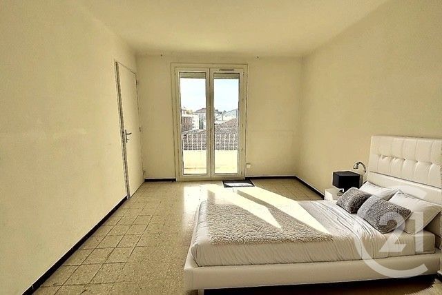 Appartement F4 à vendre - 4 pièces - 84.4 m2 - NIMES - 30 - LANGUEDOC-ROUSSILLON - Century 21 Dhuoda