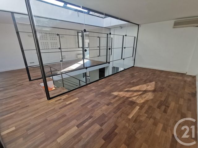 Appartement Local à louer - 3 pièces - 110.0 m2 - NIMES - 30 - LANGUEDOC-ROUSSILLON - Century 21 Dhuoda