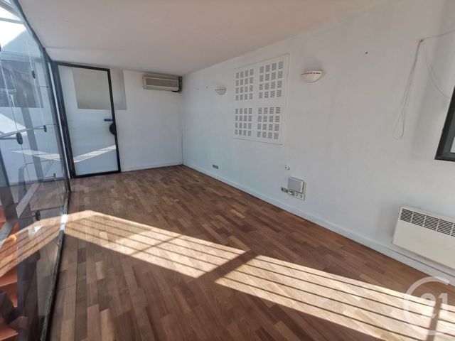 Appartement Local à louer - 3 pièces - 110.0 m2 - NIMES - 30 - LANGUEDOC-ROUSSILLON - Century 21 Dhuoda