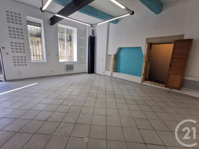 Appartement Local à louer - 3 pièces - 110.0 m2 - NIMES - 30 - LANGUEDOC-ROUSSILLON - Century 21 Dhuoda