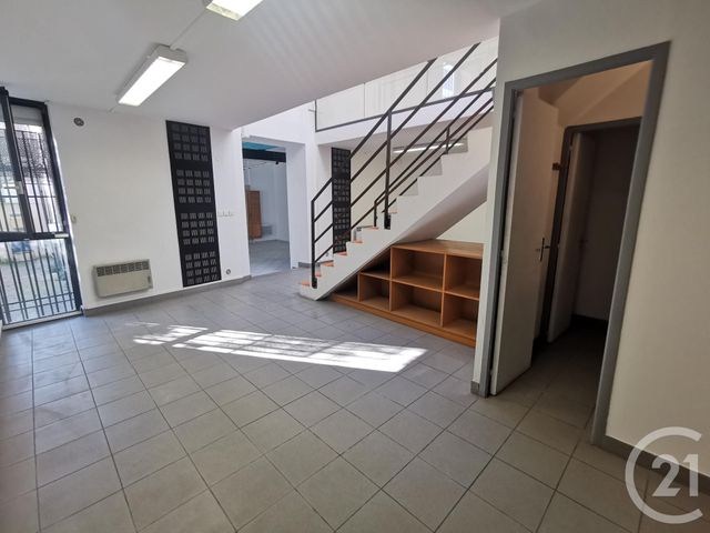 Appartement Local à louer - 3 pièces - 110.0 m2 - NIMES - 30 - LANGUEDOC-ROUSSILLON - Century 21 Dhuoda