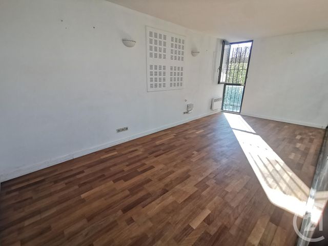 Appartement Local à louer - 3 pièces - 110.0 m2 - NIMES - 30 - LANGUEDOC-ROUSSILLON - Century 21 Dhuoda