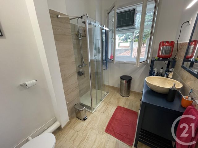 Appartement T1 à vendre - 1 pièce - 42.42 m2 - NIMES - 30 - LANGUEDOC-ROUSSILLON - Century 21 Dhuoda