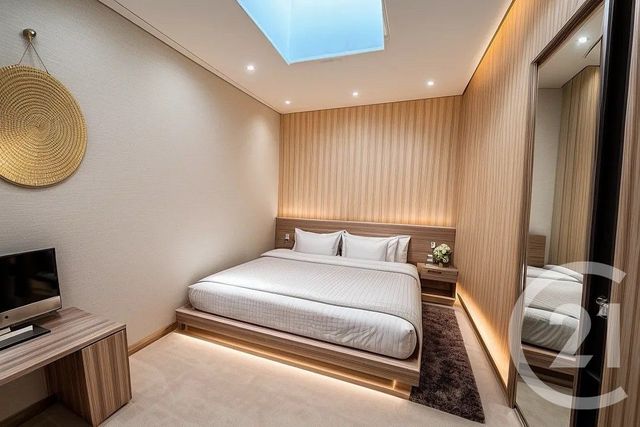 Afficher la photo en grand Appartement à vendre - 4 pièces - 146.6 m2 - NIMES - 30 - LANGUEDOC-ROUSSILLON - Century 21 Dhuoda