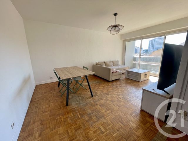 Appartement T4 à vendre - 4 pièces - 79.78 m2 - NIMES - 30 - LANGUEDOC-ROUSSILLON - Century 21 Dhuoda