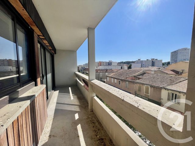 Appartement T4 à vendre - 4 pièces - 79.78 m2 - NIMES - 30 - LANGUEDOC-ROUSSILLON - Century 21 Dhuoda