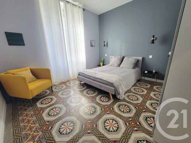 Afficher la photo en grand Appartement F3 à vendre - 3 pièces - 76.13 m2 - NIMES - 30 - LANGUEDOC-ROUSSILLON - Century 21 Dhuoda