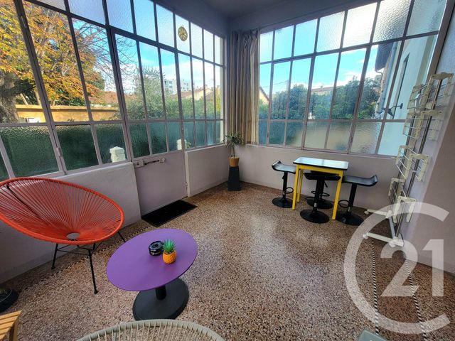 Afficher la photo en grand Appartement F3 à vendre - 3 pièces - 76.13 m2 - NIMES - 30 - LANGUEDOC-ROUSSILLON - Century 21 Dhuoda