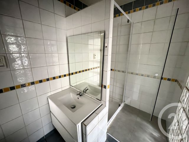 Appartement T3 à vendre - 3 pièces - 65.08 m2 - NIMES - 30 - LANGUEDOC-ROUSSILLON - Century 21 Dhuoda