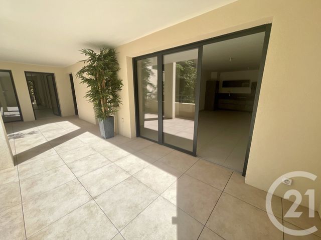 Appartement T4 à vendre - 4 pièces - 90.6 m2 - NIMES - 30 - LANGUEDOC-ROUSSILLON - Century 21 Dhuoda