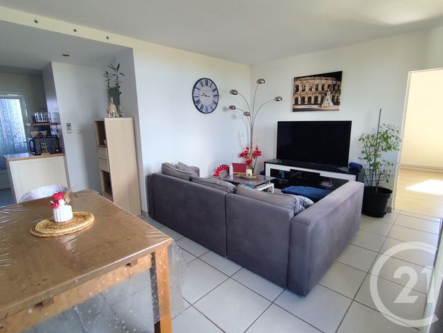 Appartement T4 à louer - 4 pièces - 68.82 m2 - NIMES - 30 - LANGUEDOC-ROUSSILLON - Century 21 Dhuoda