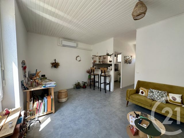 Appartement T2 à louer - 2 pièces - 43.39 m2 - NIMES - 30 - LANGUEDOC-ROUSSILLON - Century 21 Dhuoda