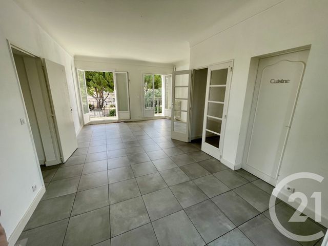 Appartement T4 à vendre - 4 pièces - 87.31 m2 - NIMES - 30 - LANGUEDOC-ROUSSILLON - Century 21 Dhuoda