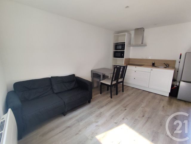 Appartement T3 à louer - 3 pièces - 36.76 m2 - NIMES - 30 - LANGUEDOC-ROUSSILLON - Century 21 Dhuoda