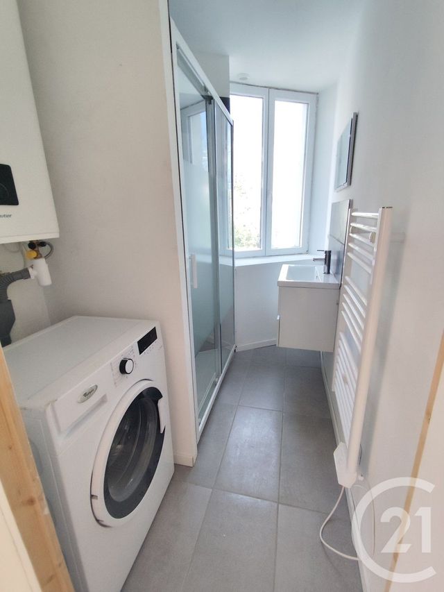 Appartement T3 à louer - 3 pièces - 36.76 m2 - NIMES - 30 - LANGUEDOC-ROUSSILLON - Century 21 Dhuoda