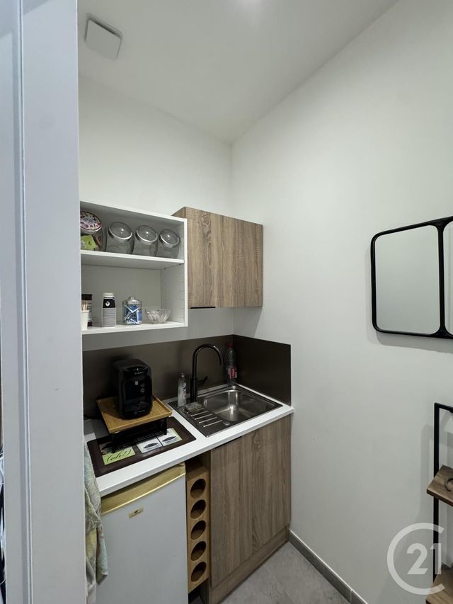Appartement T1 à vendre - 1 pièce - 32.0 m2 - NIMES - 30 - LANGUEDOC-ROUSSILLON - Century 21 Dhuoda
