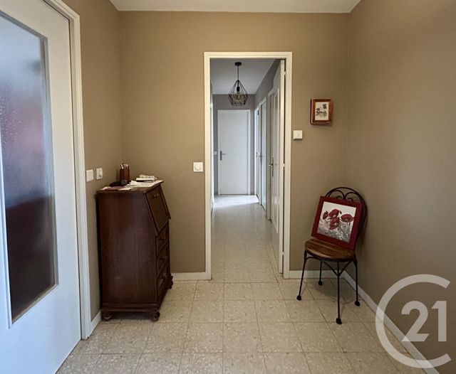 Appartement T4 à vendre - 4 pièces - 88.79 m2 - NIMES - 30 - LANGUEDOC-ROUSSILLON - Century 21 Dhuoda