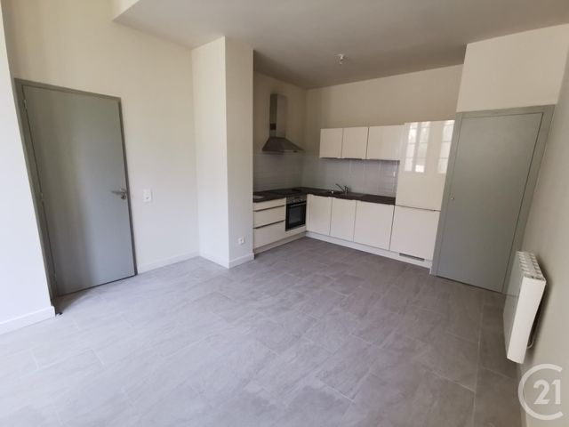 Appartement T3 à louer - 3 pièces - 57.3 m2 - NIMES - 30 - LANGUEDOC-ROUSSILLON - Century 21 Dhuoda