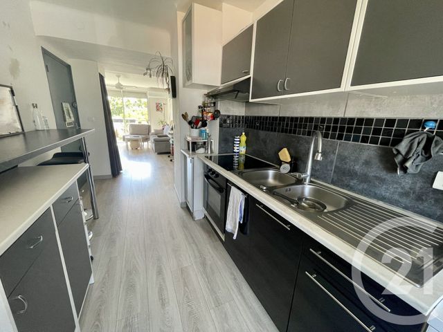 Appartement T3 à vendre - 3 pièces - 62.13 m2 - NIMES - 30 - LANGUEDOC-ROUSSILLON - Century 21 Dhuoda