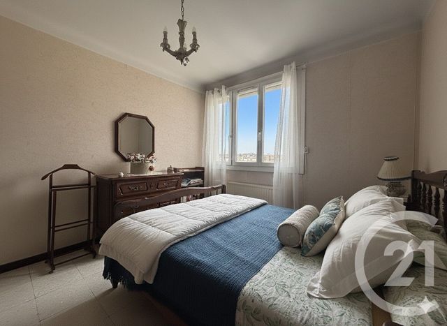 Appartement F4 à vendre - 4 pièces - 76.38 m2 - NIMES - 30 - LANGUEDOC-ROUSSILLON - Century 21 Dhuoda