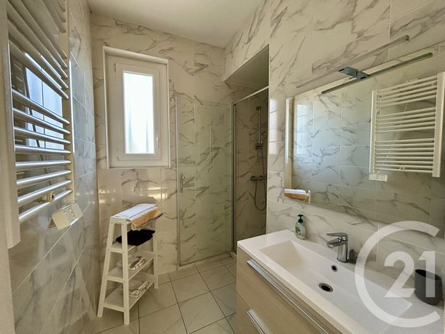 Appartement T4 à vendre - 4 pièces - 72.17 m2 - NIMES - 30 - LANGUEDOC-ROUSSILLON - Century 21 Dhuoda