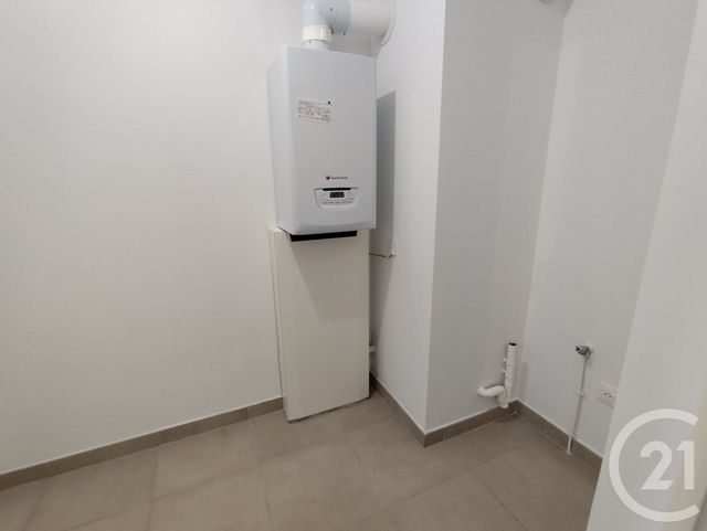 Appartement T3 à louer - 3 pièces - 72.2 m2 - NIMES - 30 - LANGUEDOC-ROUSSILLON - Century 21 Dhuoda