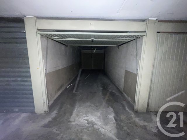 Afficher la photo en grand parking à louer - 17.0 m2 - NIMES - 30 - LANGUEDOC-ROUSSILLON - Century 21 Dhuoda