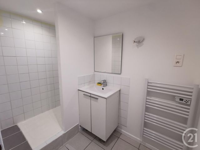 Appartement T2 à louer - 2 pièces - 53.2 m2 - NIMES - 30 - LANGUEDOC-ROUSSILLON - Century 21 Dhuoda