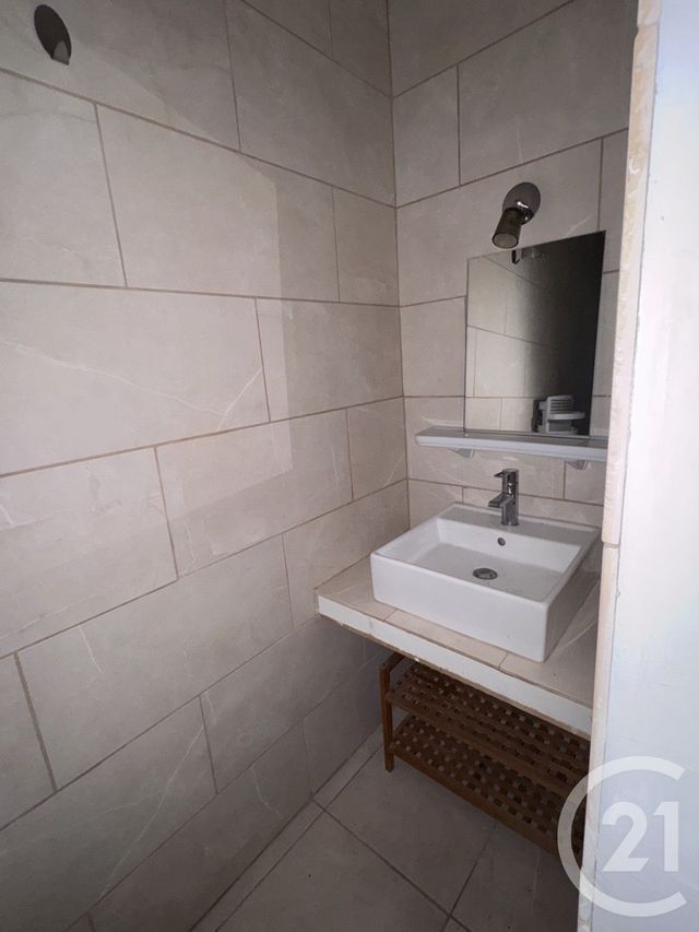 Appartement T3 à vendre - 3 pièces - 77.73 m2 - NIMES - 30 - LANGUEDOC-ROUSSILLON - Century 21 Dhuoda