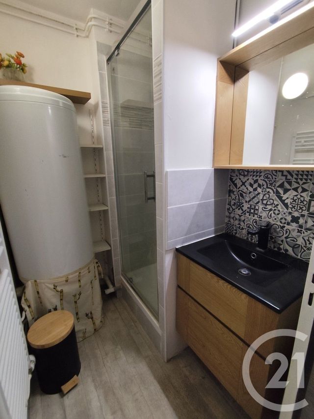 Appartement T4 à louer - 4 pièces - 63.79 m2 - NIMES - 30 - LANGUEDOC-ROUSSILLON - Century 21 Dhuoda