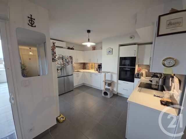 Appartement T4 à vendre - 5 pièces - 95.0 m2 - NIMES - 30 - LANGUEDOC-ROUSSILLON - Century 21 Dhuoda