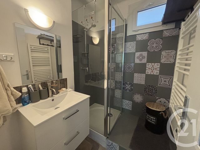 Appartement T3 à louer - 3 pièces - 53.15 m2 - NIMES - 30 - LANGUEDOC-ROUSSILLON - Century 21 Dhuoda