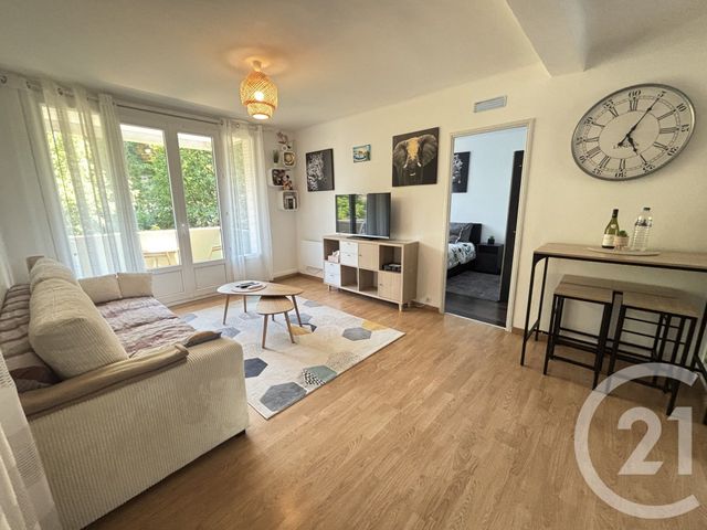 Appartement T3 à louer - 3 pièces - 53.15 m2 - NIMES - 30 - LANGUEDOC-ROUSSILLON - Century 21 Dhuoda