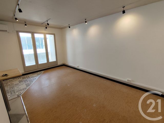 Appartement Studio à louer - 1 pièce - 26.89 m2 - NIMES - 30 - LANGUEDOC-ROUSSILLON - Century 21 Dhuoda