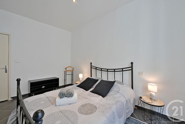 Appartement T3 à louer - 3 pièces - 68.41 m2 - NIMES - 30 - LANGUEDOC-ROUSSILLON - Century 21 Dhuoda