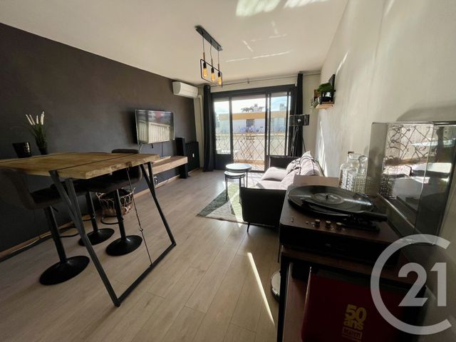 Appartement T3 à vendre - 3 pièces - 62.61 m2 - NIMES - 30 - LANGUEDOC-ROUSSILLON - Century 21 Dhuoda