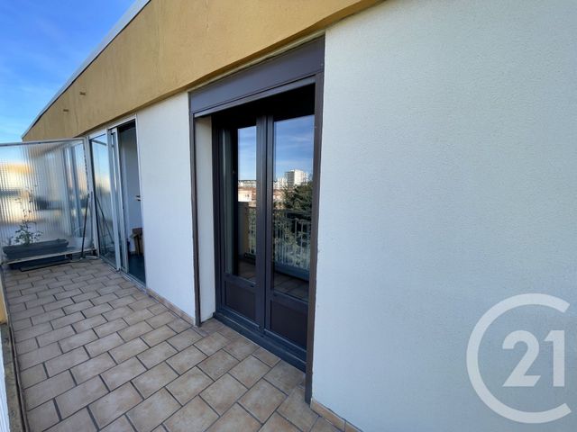 Appartement T3 à vendre - 3 pièces - 62.61 m2 - NIMES - 30 - LANGUEDOC-ROUSSILLON - Century 21 Dhuoda