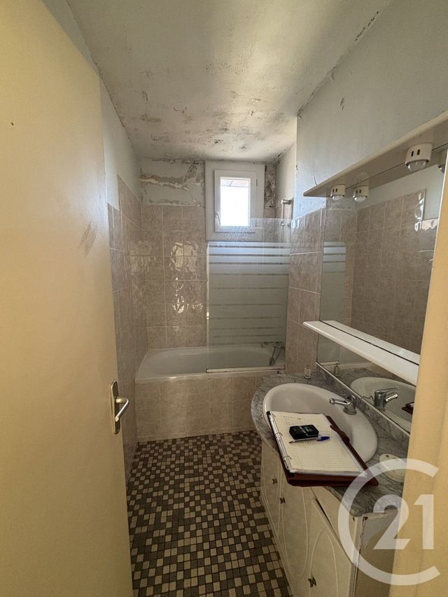 Appartement F3 à vendre - 3 pièces - 55.01 m2 - NIMES - 30 - LANGUEDOC-ROUSSILLON - Century 21 Dhuoda