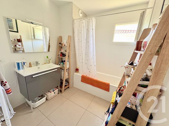 Appartement F4 à vendre - 4 pièces - 85.59 m2 - NIMES - 30 - LANGUEDOC-ROUSSILLON - Century 21 Dhuoda