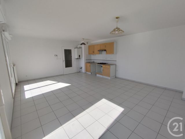 Appartement T4 à louer - 4 pièces - 83.42 m2 - NIMES - 30 - LANGUEDOC-ROUSSILLON - Century 21 Dhuoda