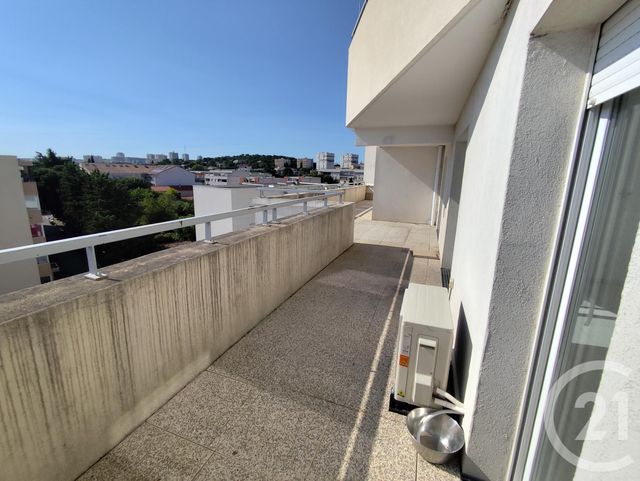 Appartement T4 à louer - 4 pièces - 83.42 m2 - NIMES - 30 - LANGUEDOC-ROUSSILLON - Century 21 Dhuoda