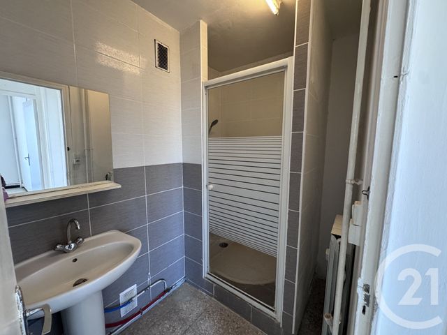 Appartement T4 à vendre - 4 pièces - 69.0 m2 - NIMES - 30 - LANGUEDOC-ROUSSILLON - Century 21 Dhuoda