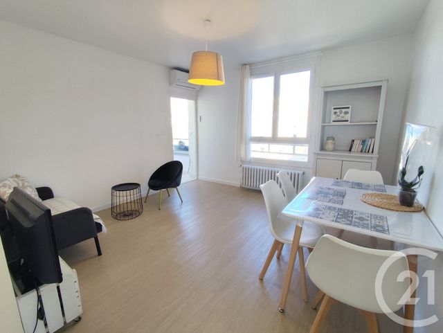 Appartement T3 à louer - 3 pièces - 53.95 m2 - NIMES - 30 - LANGUEDOC-ROUSSILLON - Century 21 Dhuoda