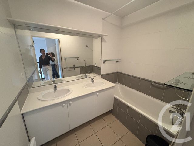 Appartement F3 à vendre - 3 pièces - 67.0 m2 - NIMES - 30 - LANGUEDOC-ROUSSILLON - Century 21 Dhuoda