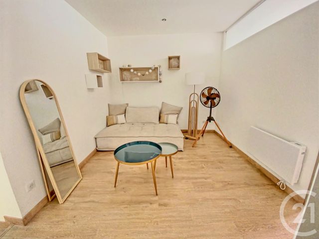 Appartement T3 à louer - 4 pièces - 61.33 m2 - NIMES - 30 - LANGUEDOC-ROUSSILLON - Century 21 Dhuoda