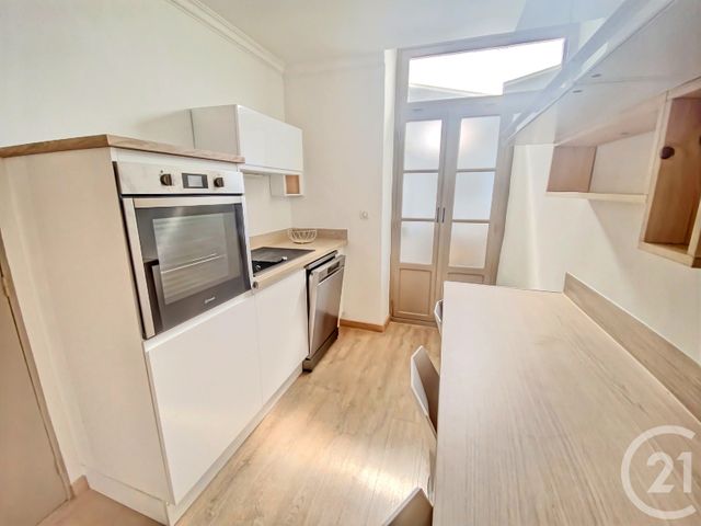 Appartement T3 à louer - 4 pièces - 61.33 m2 - NIMES - 30 - LANGUEDOC-ROUSSILLON - Century 21 Dhuoda