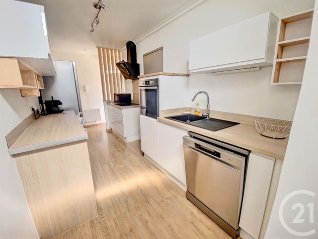 Appartement T3 à louer - 4 pièces - 61.33 m2 - NIMES - 30 - LANGUEDOC-ROUSSILLON - Century 21 Dhuoda